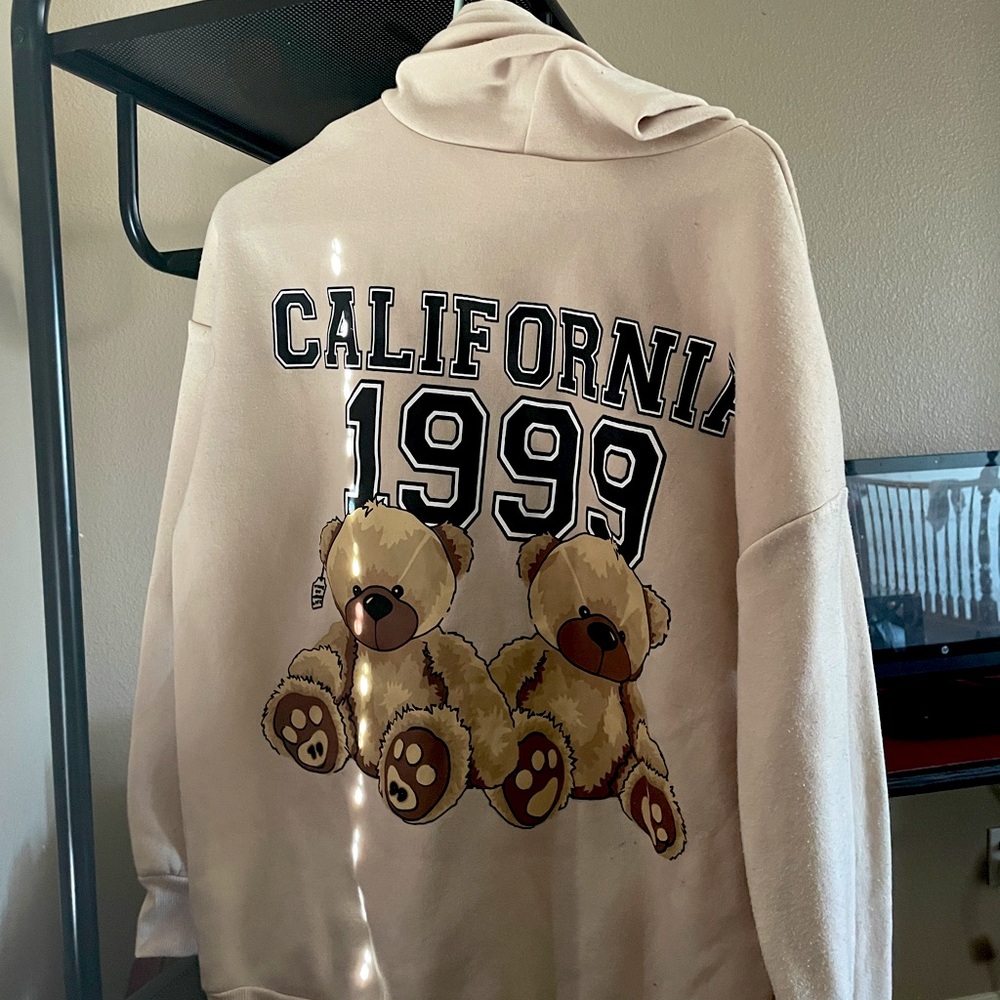 Lightweight California 1999 Beige Hoodie with Soft Inner Lining